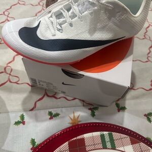 Zoom Kids White and Black Sneakers